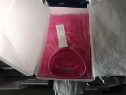 5#5425 Abbigliamento e arredi da negozio