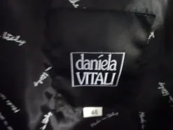 5#5425 Abbigliamento e arredi da negozio