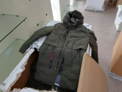 1#8466 Abbigliamento e calzature