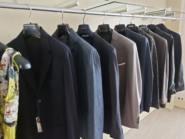 1#8466 Abbigliamento e calzature