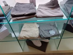 1#8466 Abbigliamento e calzature