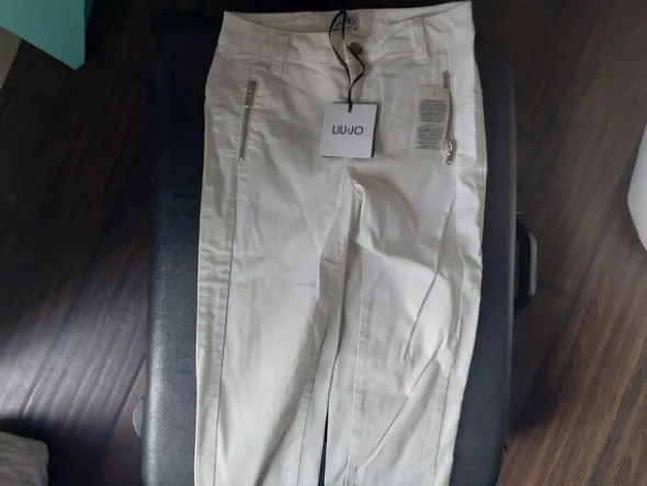1#7906 Abbigliamento per donna e manichini