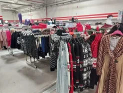 10#8450 Abbigliamento uomo donna bambino