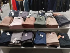 10#8450 Abbigliamento uomo donna bambino