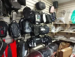 6#8890 Accessori e ricambi moto e arredamento per negozio