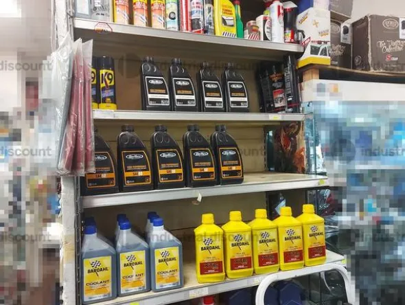 6#8890 Accessori e ricambi moto e arredamento per negozio