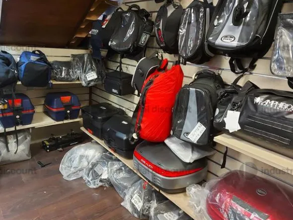 6#8890 Accessori e ricambi moto e arredamento per negozio