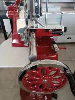 AFFETTATRICE A VOLANO SERIE LUSSO LAMA DA 300