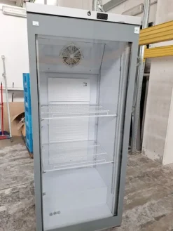 8#8242 Affettatrici Swedlinghaus e frigo