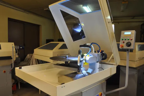 Affilatrice per lame circolari CNC 3000 B