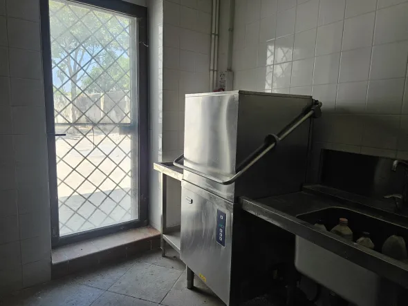 AFFITTASI LOCALE PER RISTORANTE/PIZZERIA PRONTO ALL'USO