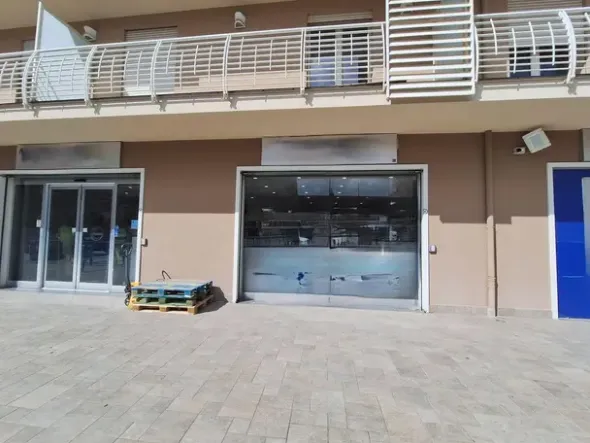 #24679 AFFITTO - locale commerciale a Marigliano