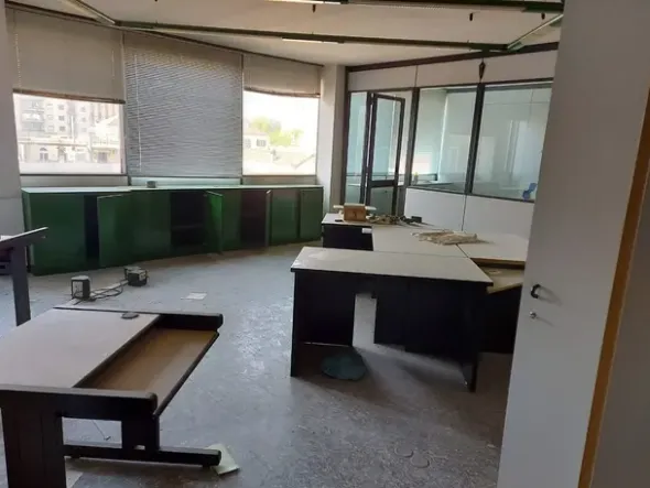 #12822 Affitto/Vendita Ampio ufficio con autorimessa in edificio commerciale
