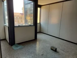 #12822 Affitto/Vendita Ampio ufficio con autorimessa in edificio commerciale