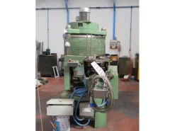 Aggraffatrice automatica per lattine e barattoli