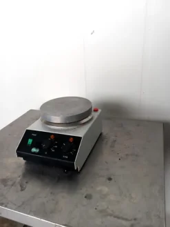 AGITATORE MAGNETICO RISCALDANTE – FALC F70 (PIA-6)