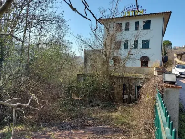 #12105 Albergo con ristorante e pertinenze