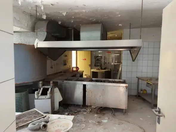 #12105 Albergo con ristorante e pertinenze