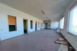 #14914 Albergo da ristrutturare e terreno sportivo