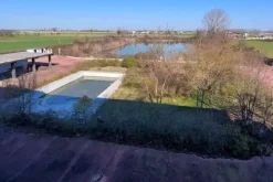 #14914 Albergo da ristrutturare e terreno sportivo