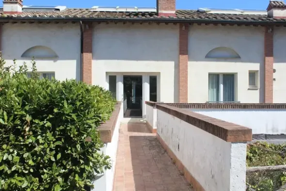 #15395 Albergo in zona collinare