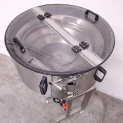 ALIMENTATORE VIBRANTE PER TAPPI (COD. PH-PR-ALI-130)