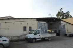 #4743 Ampio capannone con area pavimentata