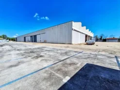 #2534002 Ampio complesso industriale a Jesi