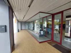 #2537843 Ampio negozio con grande visibilità su Via Emilia