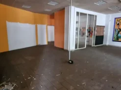 #2537370 Ampio negozio in zona centrale