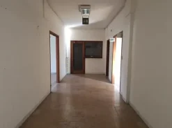 #2638499 Ampio ufficio con cantina e box auto