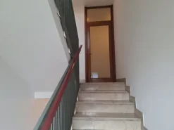 #2638530 Ampio ufficio con cantina e parcheggi di pertinenza