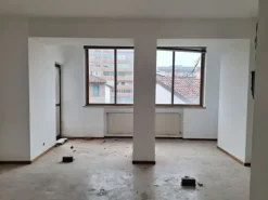 #2638530 Ampio ufficio con cantina e parcheggi di pertinenza