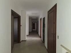 #2638530 Ampio ufficio con cantina e parcheggi di pertinenza
