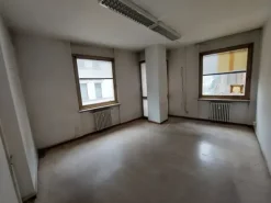 #2638352 Ampio ufficio in edificio residenziale