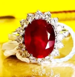 ANELLO IN ORO BIANCO 18k RUBINO E DIAMANTI TOT. CT 4.72