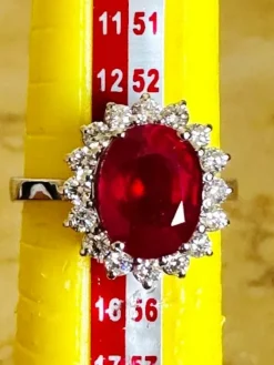 ANELLO IN ORO BIANCO 18k RUBINO E DIAMANTI TOT. CT 4.72