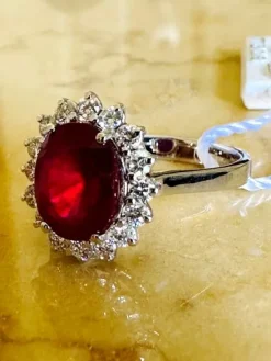 ANELLO IN ORO BIANCO 18k RUBINO E DIAMANTI TOT. CT 4.72