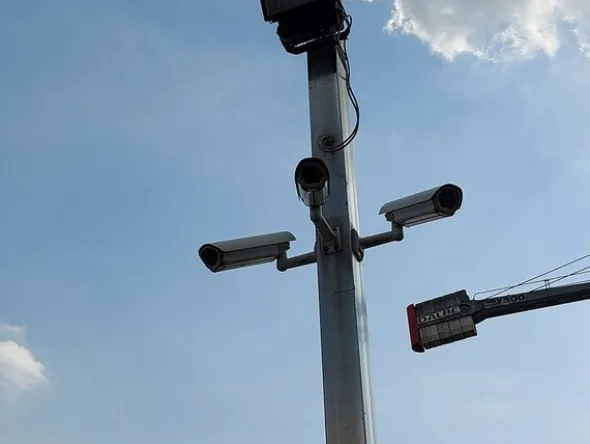 2#7637 Apparecchi di sicurezza e climatizzatore