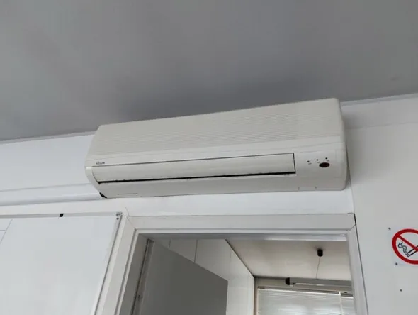 2#7637 Apparecchi di sicurezza e climatizzatore
