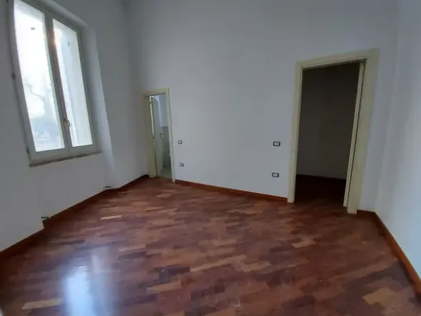 #19782 Appartamento in centro storico, attualmente ufficio con possibilità di cambio d’uso in residenziale