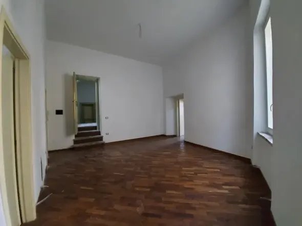 #19782 Appartamento in centro storico, attualmente ufficio con possibilità di cambio d’uso in residenziale