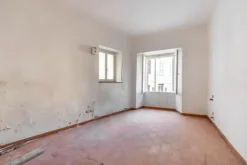 #19779 Appartamento in centro storico, attualmente ufficio con possibilità di cambio d’uso in residenziale