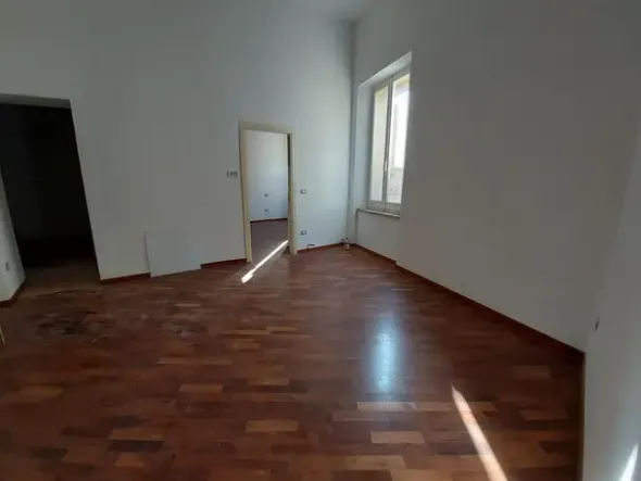 #19781 Appartamento in centro storico, attualmente ufficio con possibilità di cambio d’uso in residenziale