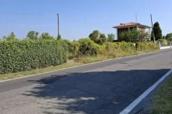#23010 Appezzamento agricolo con accesso strada