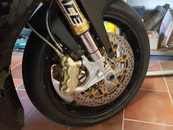 2#4868 Aprilia Tuono