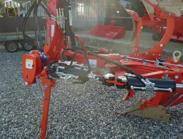 Aratro reversibile Maschio Unico NSV M4