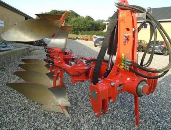 Aratro reversibile Maschio Unico NSV M4