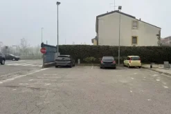 #2638601 Area di rifornimento con negozio e lavaggio