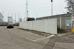 #2638601 Area di rifornimento con negozio e lavaggio